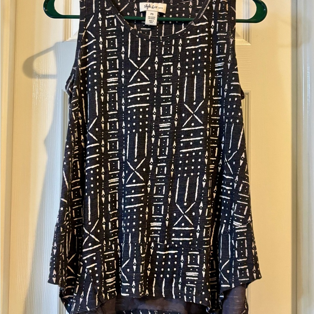 Style & Co. Flowy Charcoal and White Patterned Tank Top